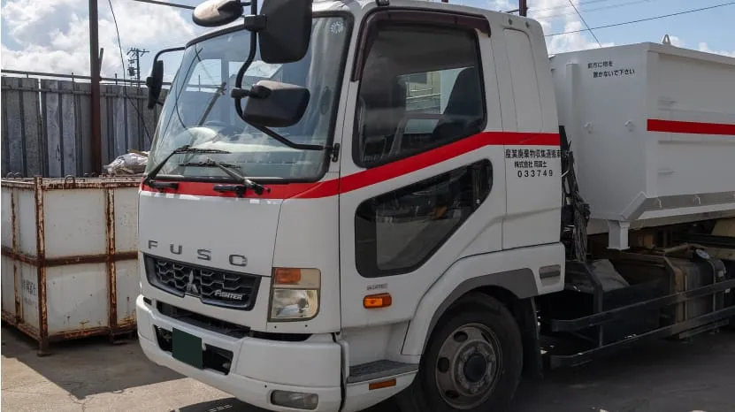 脱着装置付きコンテナー専用車